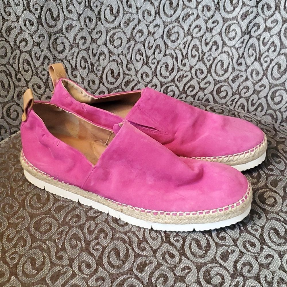 GENTLE SOULS Suede Espadrille Slip On Platforms - Size 8 1/2‎